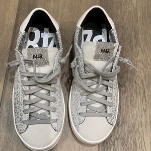 P448 silver leopard print sneakers size 37 never been warn stickers on bottom